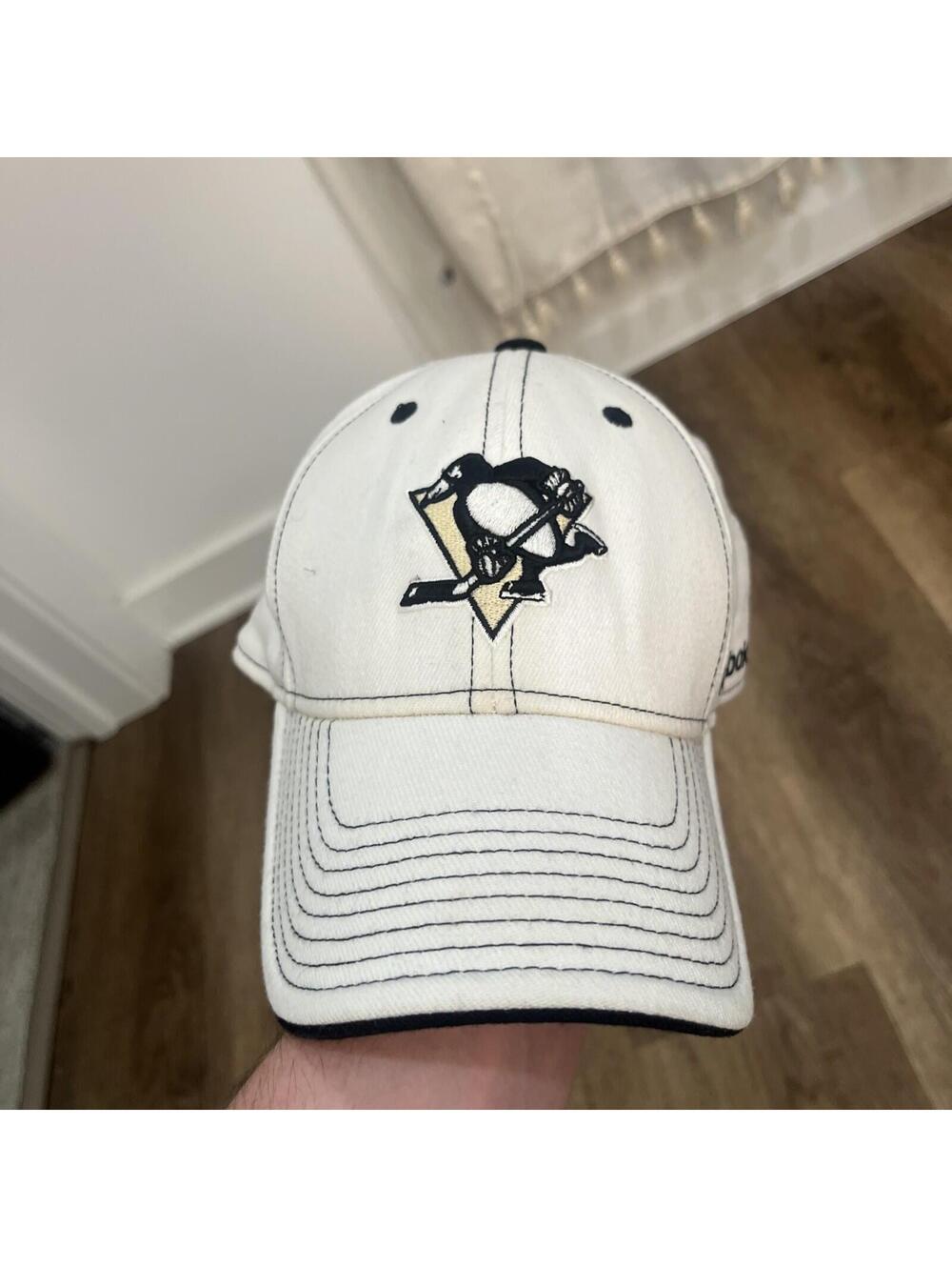 NHL Pittsburgh Penguins Vintage L/XL Reebok Hat - Picture 2 of 6